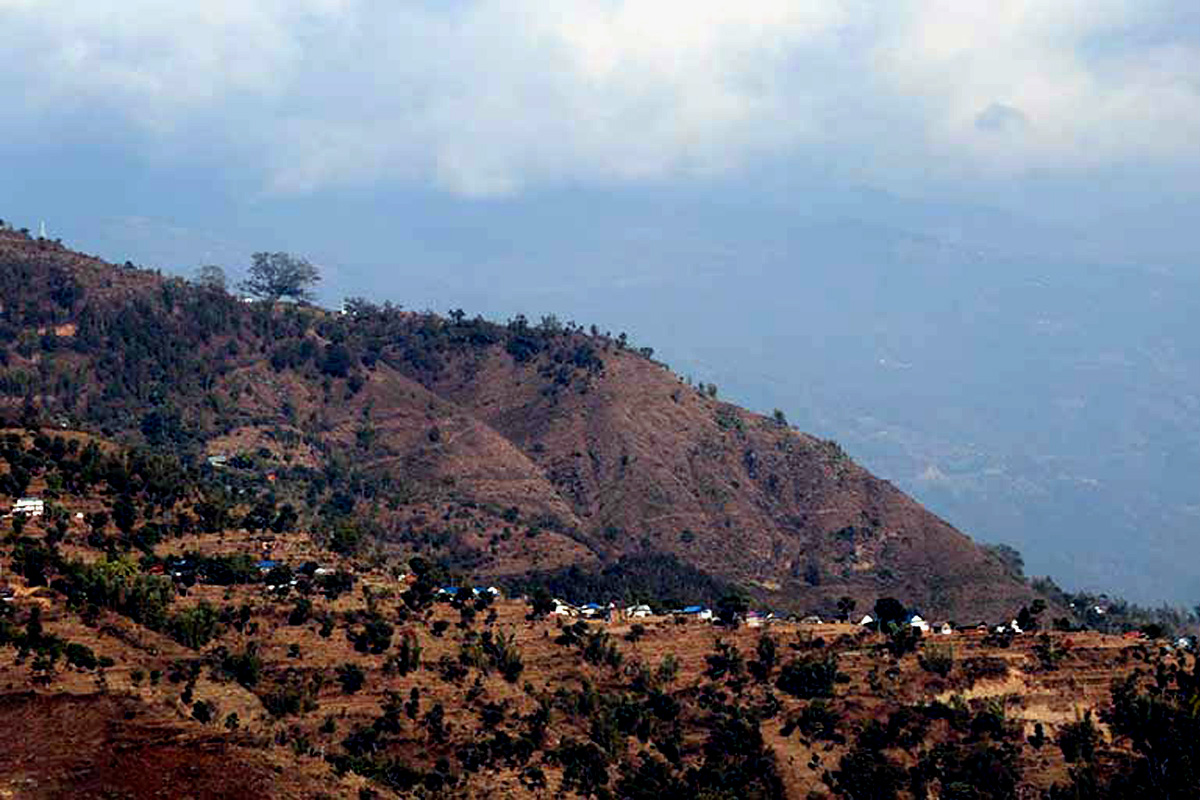 खानेपानीको अभाव भएपछि १४ परिवार बसाइँ सरे